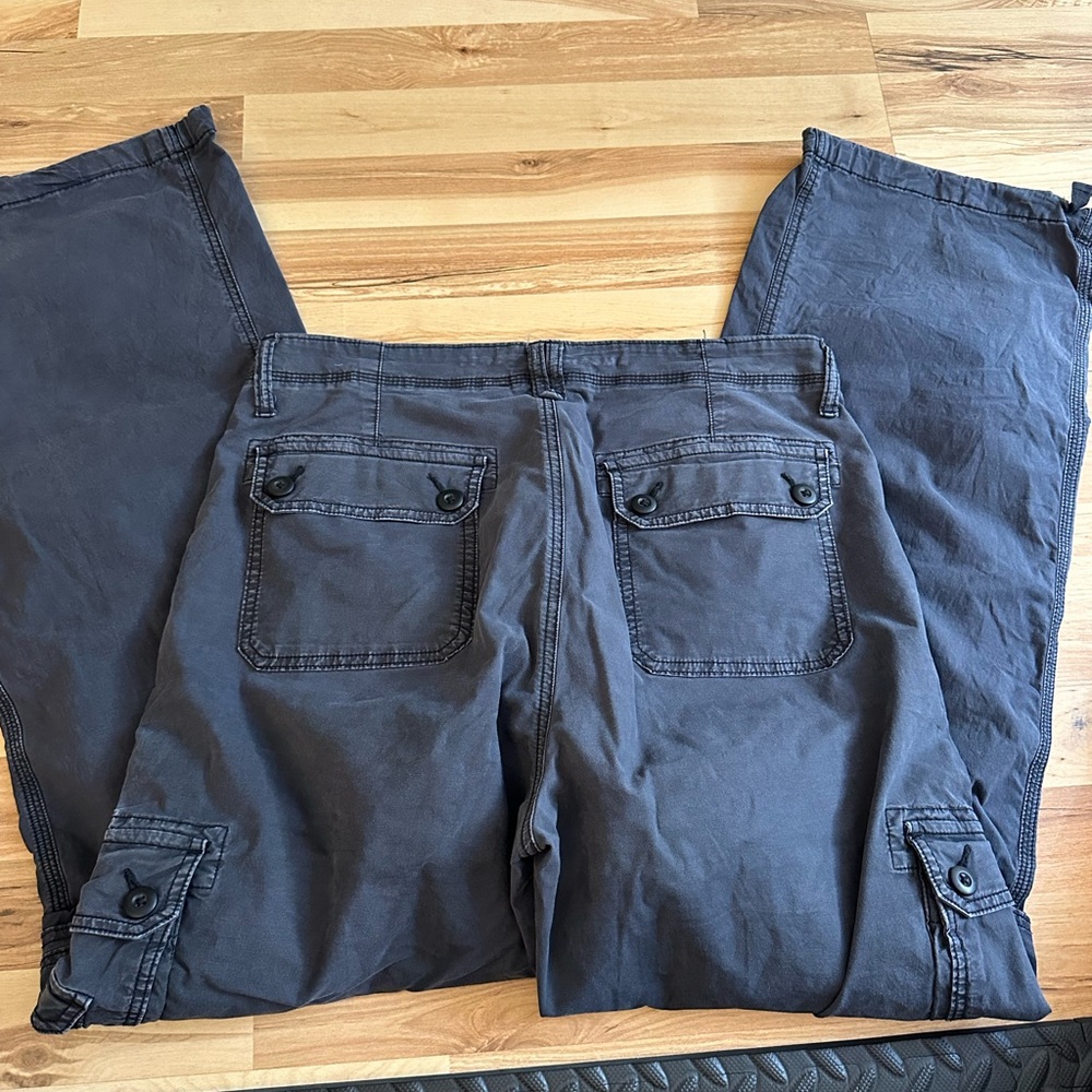American Eagle Cargo Pants - Picture 3 of 3